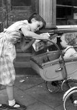 PICTURING THE PAST (Pack of 10): Childhood Memories. ML0145